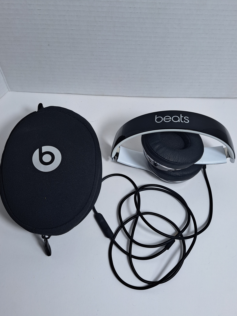 Beats by Dr. Dre Solo2 Wired On-Ear Headphones - Black with Carrying Case